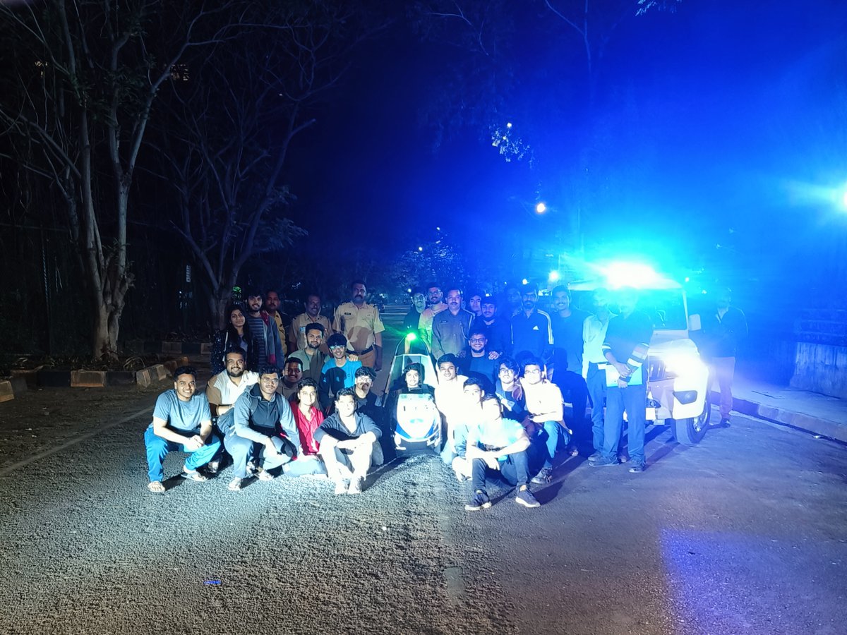 teamrgitracing's tweet photo. Appreciated by @MumbaiPolice !!!🤝♥️
@DGPMaharashtra 
#MumbaiPolice #mumbaiheroes #SlowDownForWhat #support #formulabharat #formulastudent https://t.co/cP0m7Sgu98