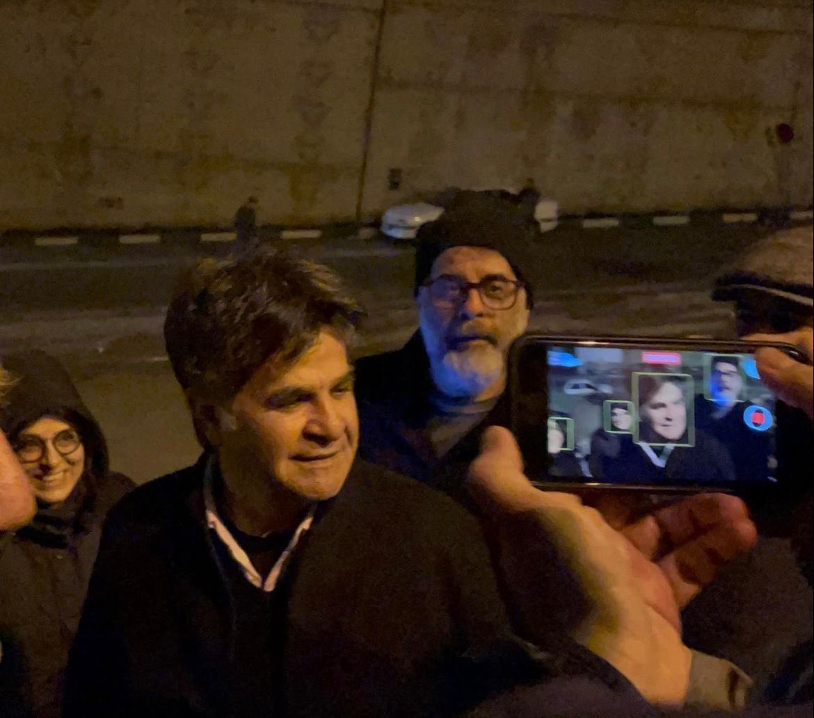 BahmanKalbasi's tweet photo. Good News: Award winning Iranian film director Jafar Panahi is released following months of unlawful detention. This came after he announced he will go on dry hunger strike 48 hours ago. 

#JafarPanahi #جعفر_پناهی https://t.co/n2gmWp2Wu1