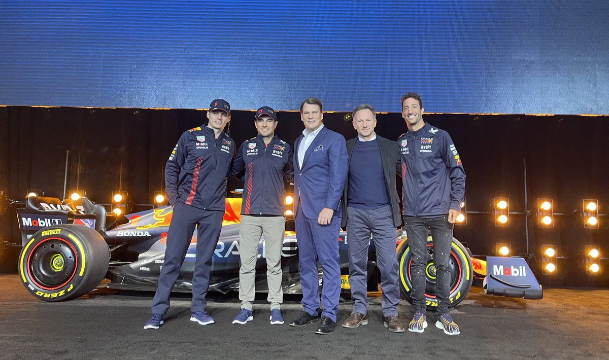 Jim Farley tweet media