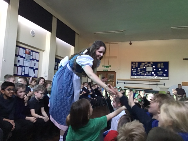 GCA_learning's tweet photo. Wow! What an afternoon. The children in EYFS and KS1 have loved watching #BeautyandtheBeast.  Thank you so much @MandMTheatrical and @PTA_GCA #GCAwellbeing #GCAenglish #GCAexperiences #ACES_Creativity https://t.co/PJ3acmyPP7