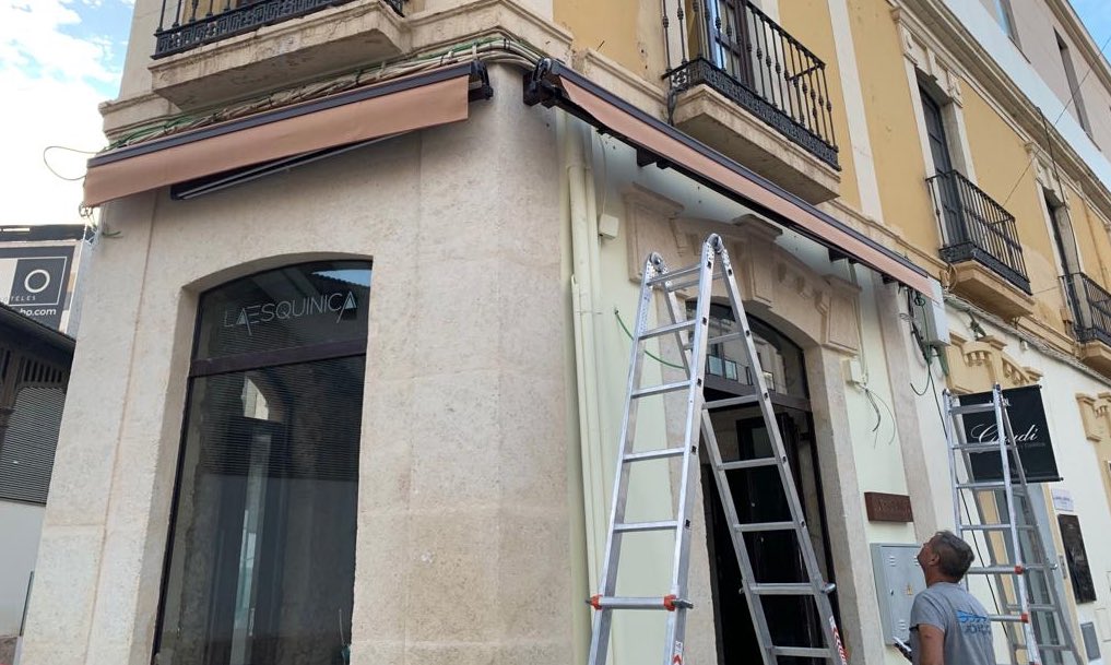 ToldosUbeda's tweet photo. EL COMERCIO TRADICIONAL YA PREPARA LA PRIMAVERA VERANO ALMERIENSE CON TOLDOS UBEDA
Disfrutar las compras en el comercio de Almería siempre es divertido
Preparando el Comercio de Almería para la Primavera-Verano.
Toldos Ubeda, más de 50 años haciendo comercio en Almería https://t.co/NhMAdD5sWh