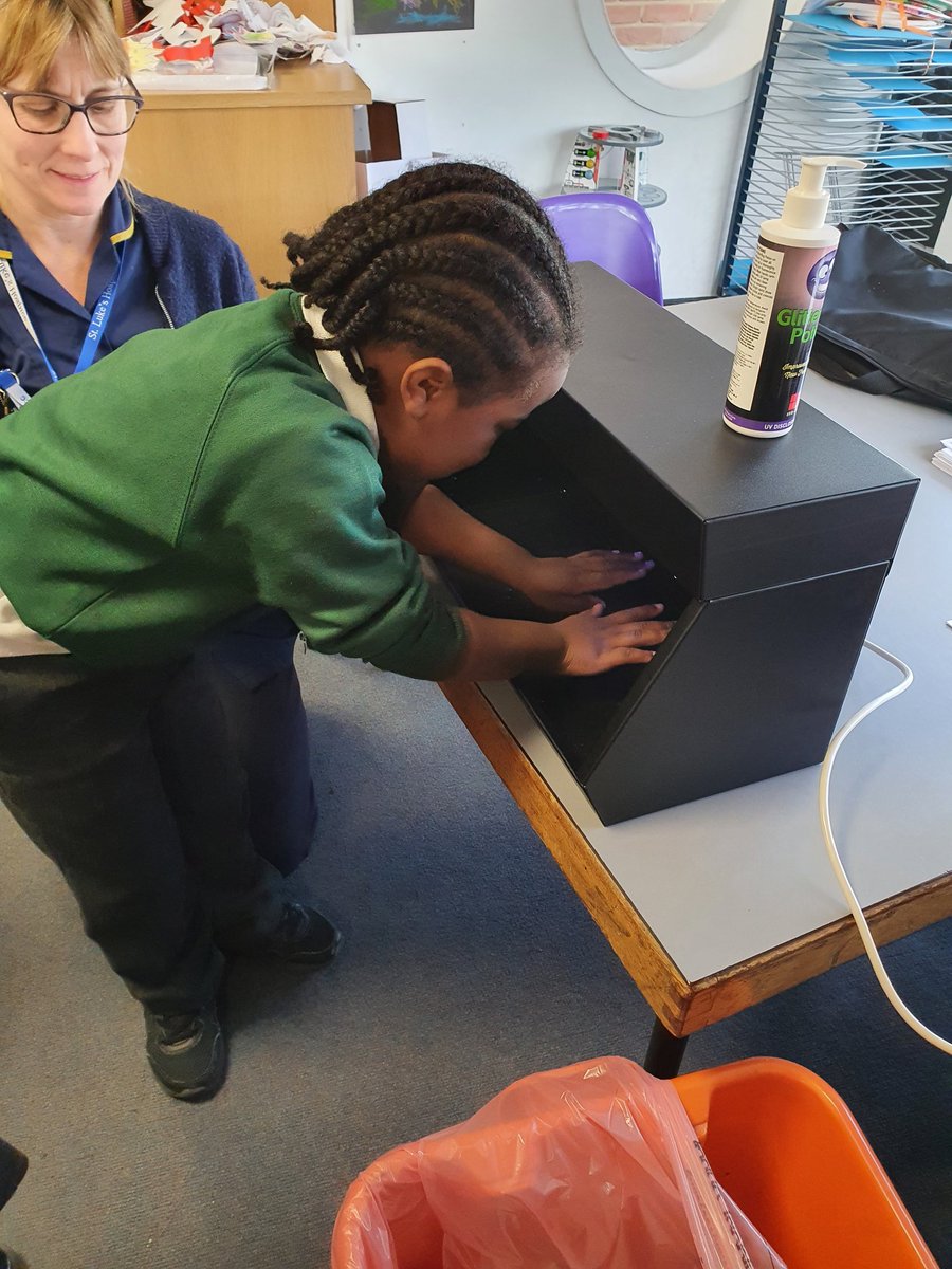 Reception had a visit from St Luke's Hospice today teaching us the importance of hand washing. We enjoyed using the special light to check how clean our hands were after washing them. #EYFS #GoGreensted #stLukesHospiceB