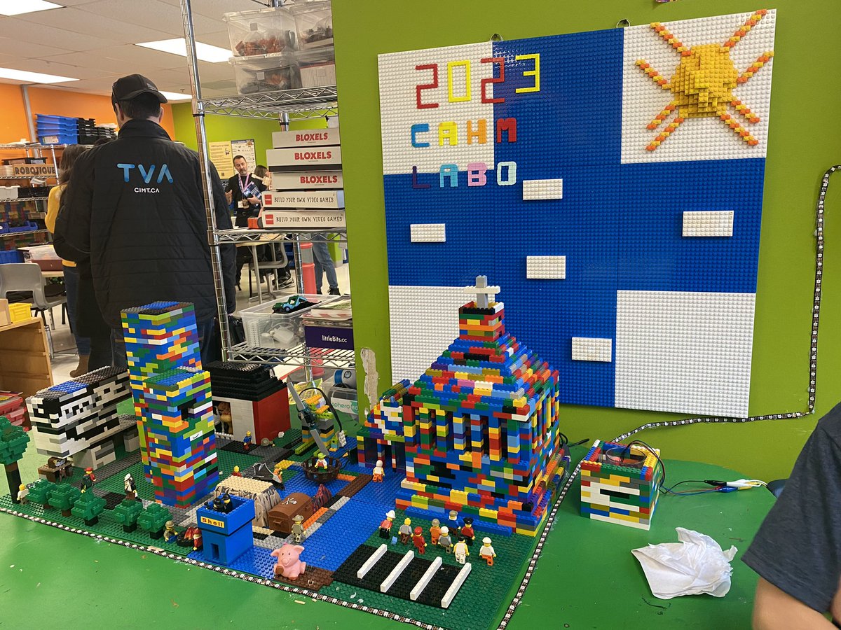 Qui a dit que la programmation était une activité ennuyante ? Les élèves du #CAHM nous ont épaté avec leur maquette haute en couleur et en fonctionnalités. #clair2023