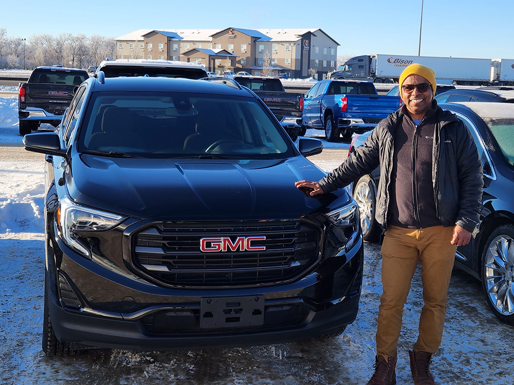 VirdenMainline's tweet photo. Yared is the proud new owner of this 2021 GMC Terrain SLE! From Shane and the whole team at Mainline Motors, thank you for your business. It was great to meet you and your family, enjoy your new wheels!
#birtle #kingoftrucks #worththedrive https://t.co/HuZCzi6P8f