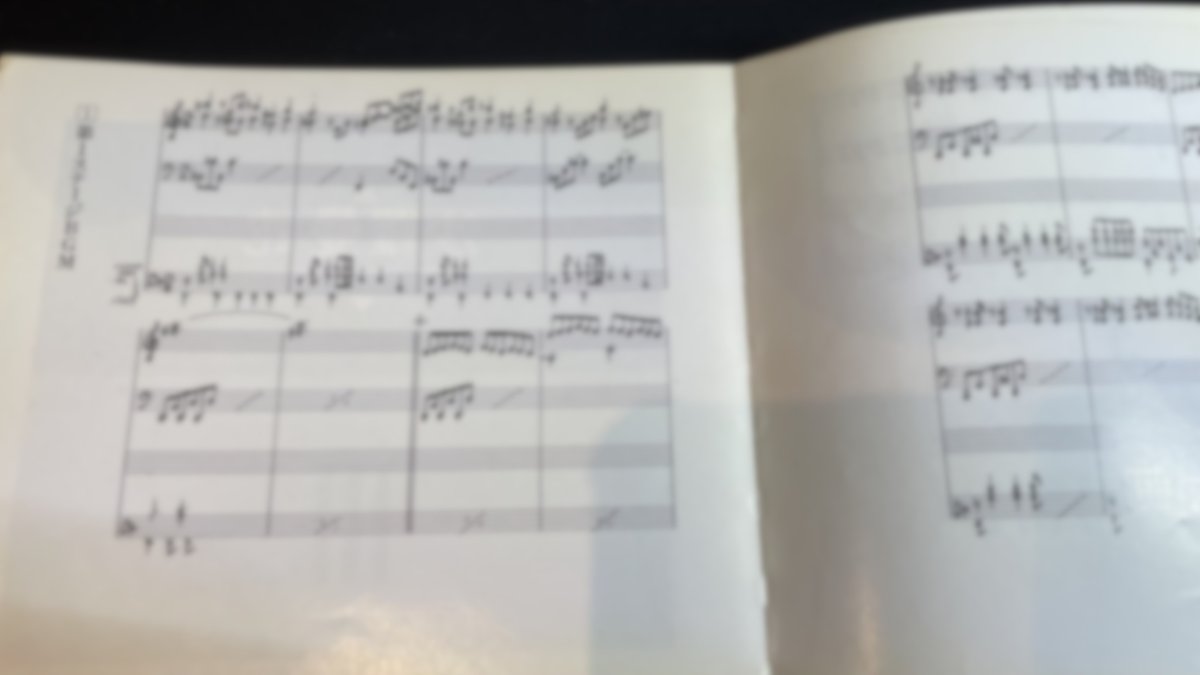 グラディウス・シリーズ楽譜集Ⅰ と Ⅱ 1990年にコナミから発売された「グラディウス・シリーズ楽譜集Ⅰ・Ⅱ