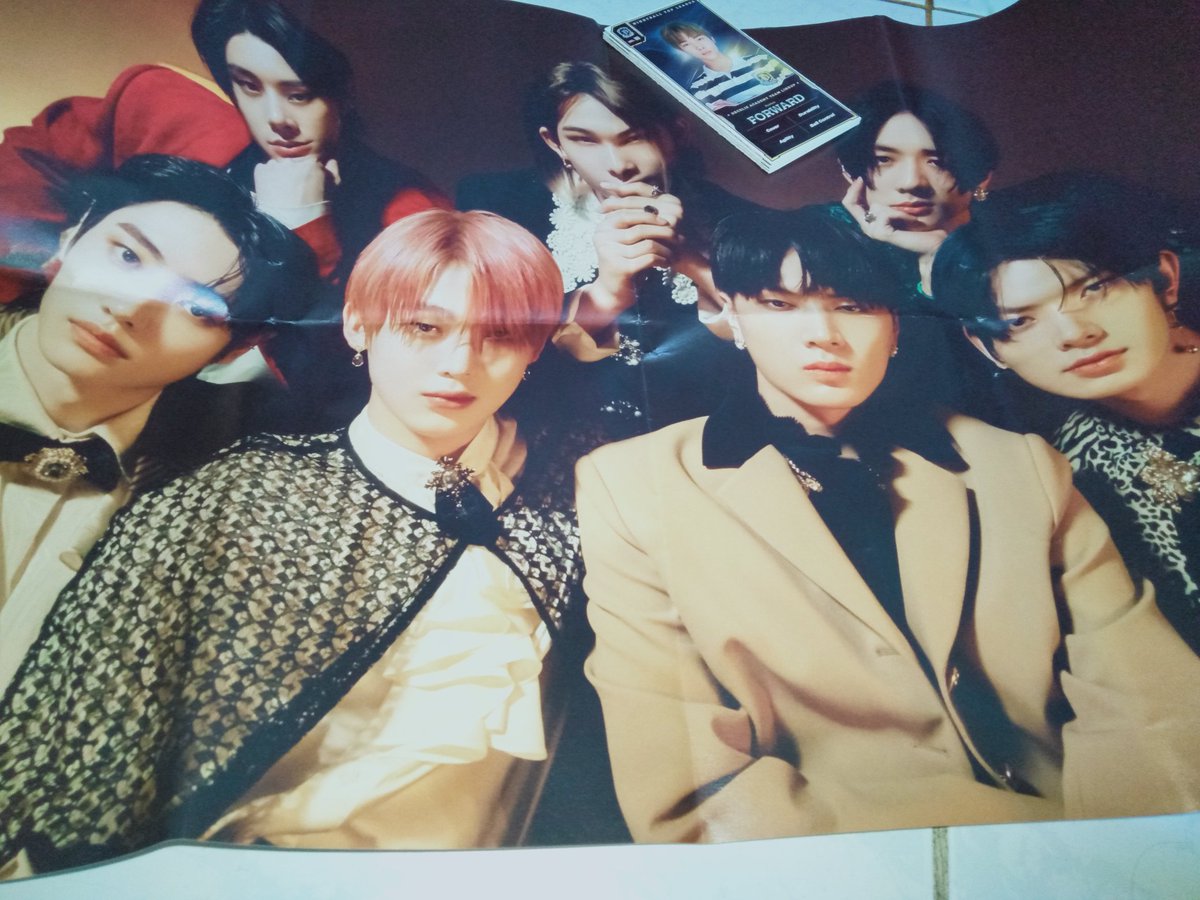 nishicartz's tweet photo. ೃ⁀➷ #mailsforkae

hello @ryuhauls !! hee hoodie came home! so much sparks grabe. thank you for the effort on the packaging. so many freebies. i just got scylla poster for free omgg >< thank you so much 🫰🫰
#fromgiv https://t.co/HEO0CsHyrP