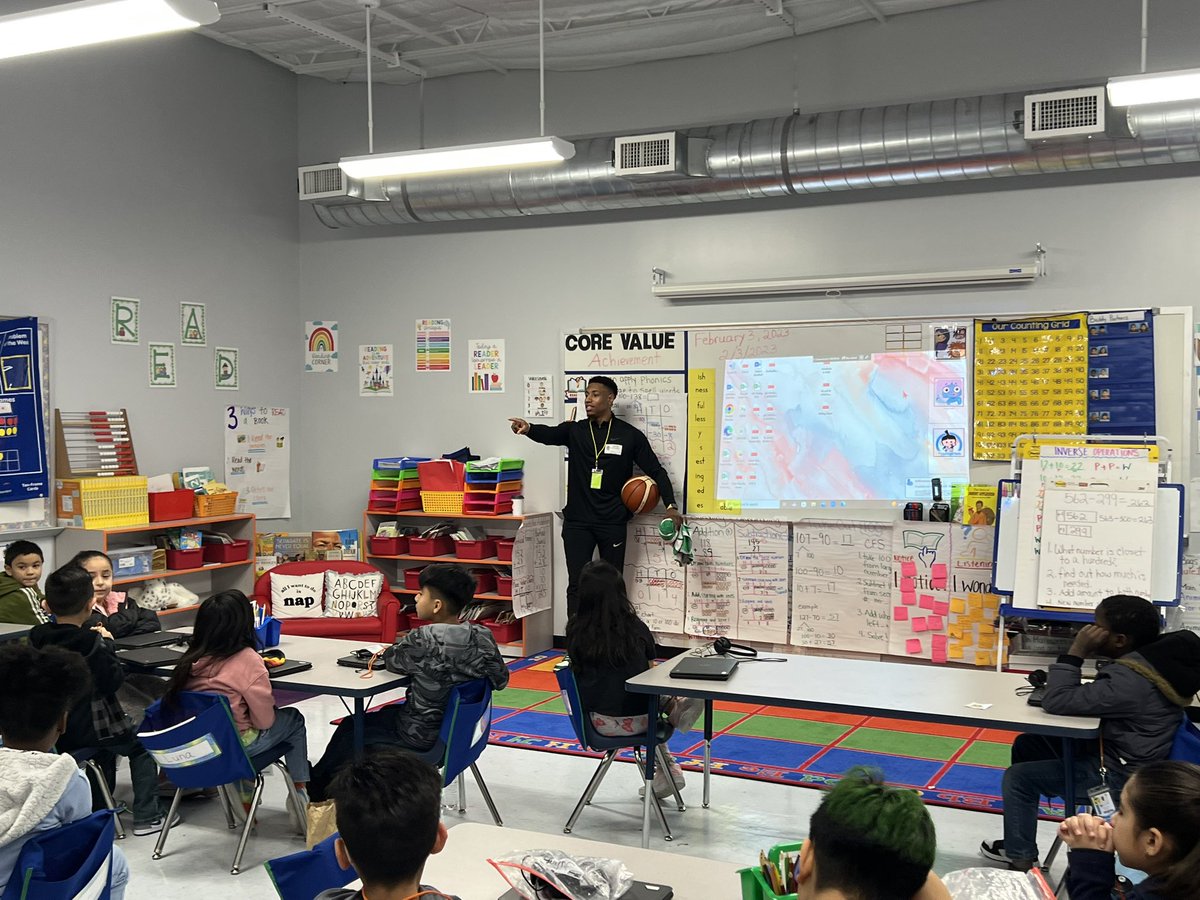 “Don’t let anyone tell you that you can’t achieve your dreams.”  Thank you <a href="/ScottyD_Knows/">Scotty Hendricks</a> for inspiring our <a href="/YESPrepAirline/">AirlineES</a> SPARKS.  #BlackHistoryMonth #CareerDay @YESPrep
