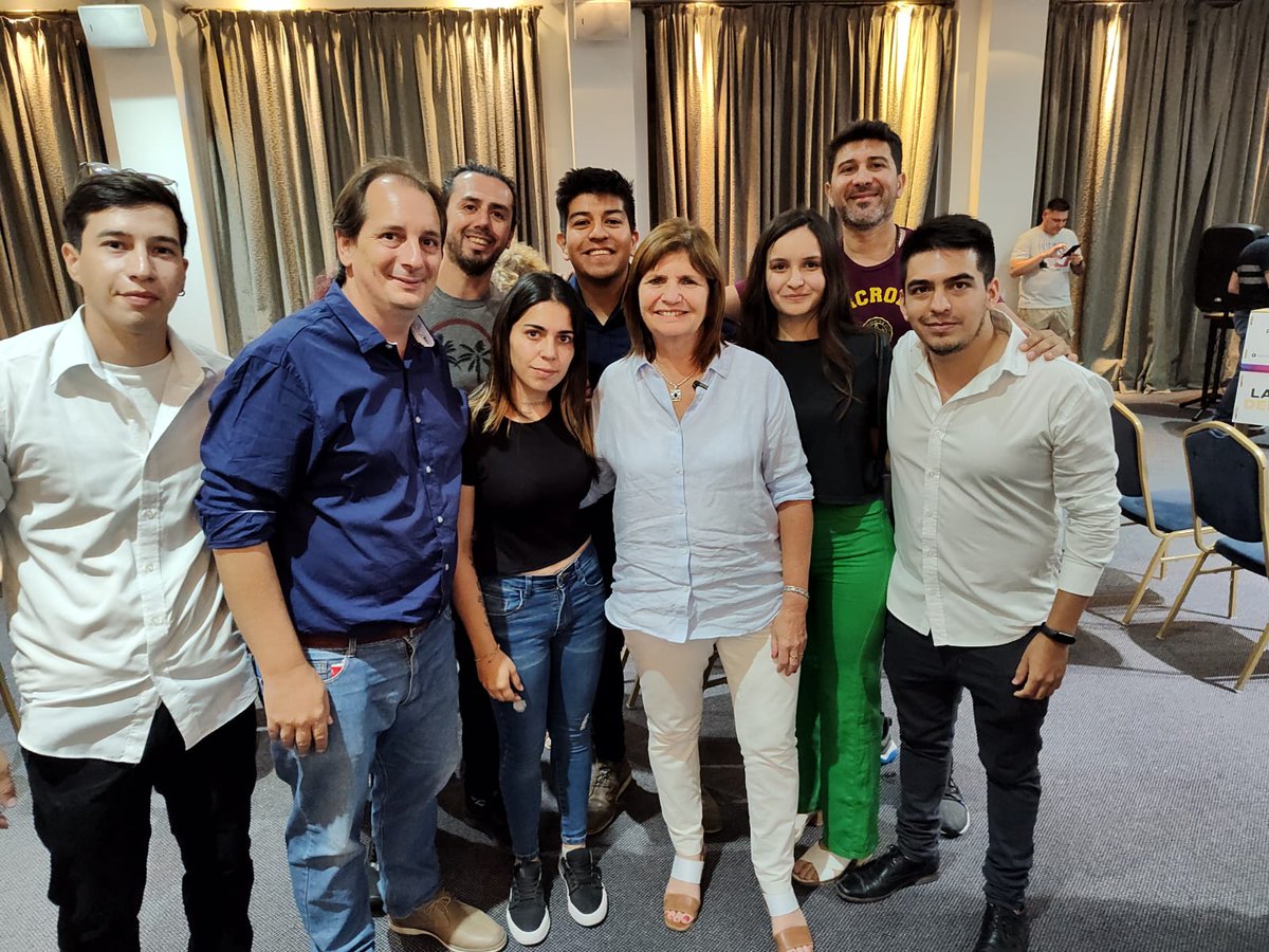 Acompañamos a <a href="/PatoBullrich/">Patricia Bullrich</a> en su visita a San Nicolás. Siempre es un placer escucharla, intercambiar ideas  y trabajar para que el cambio que necesitamos sea posible.

#LaFuerzaDelCambio