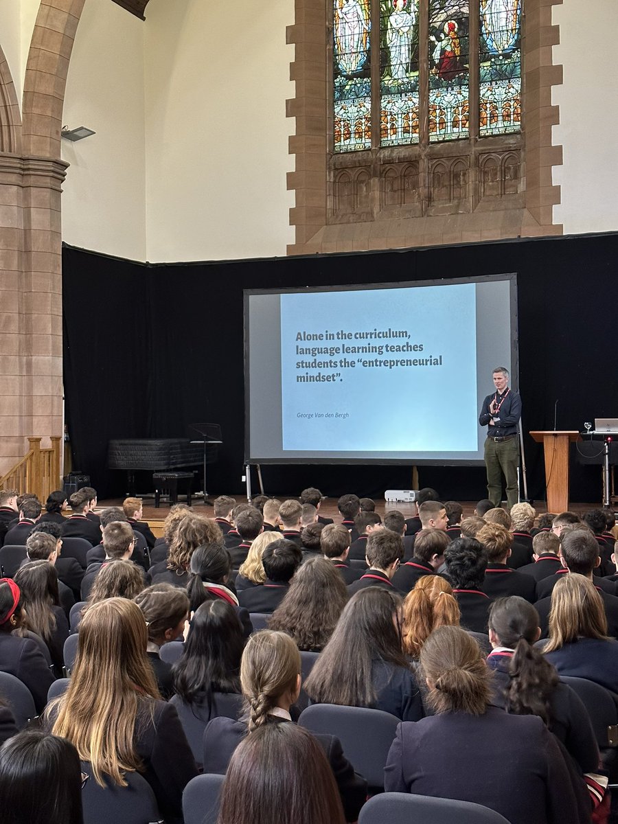 Delighted to have George Van den Bergh, CEO and founder of Thisislanguage.com, visiting us today to present to our S4s about “Languages and the entrepreneurial mindset” 🇩🇪🇫🇷🇪🇸 @thisislanguage