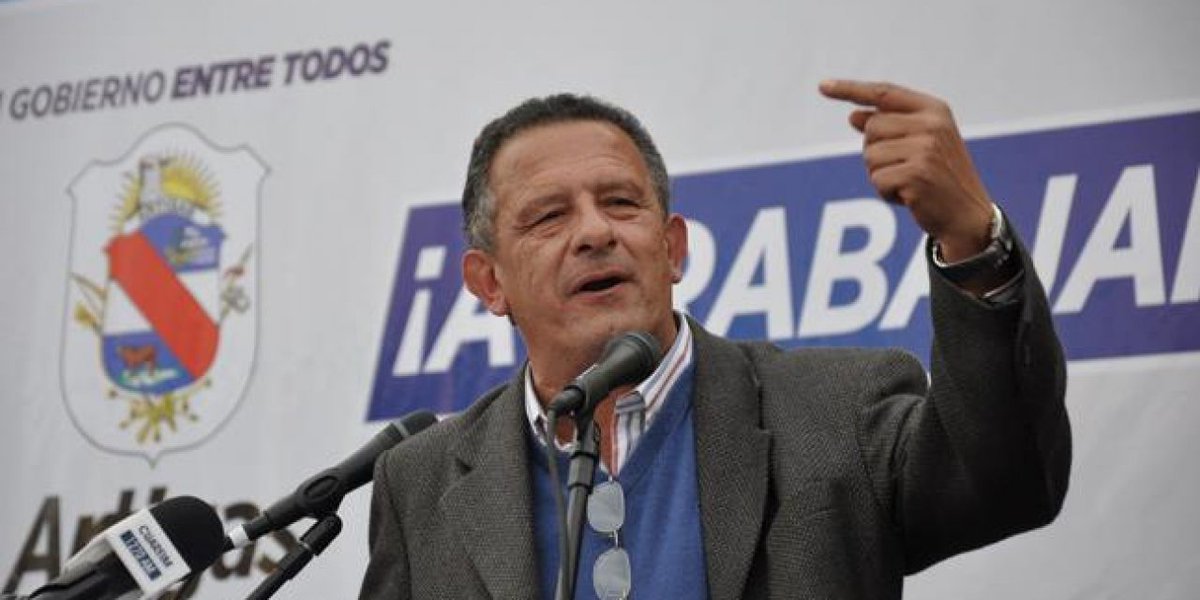 INTENDENTE CARAM CONTRA LAS CUERDAS TRAS ESCÁNDALO POLÍTICO DE LA PAREJA DEL SECRETARIO GENERAL Y SUS 250 HORAS EXTRAS EN UN MES cronicasdeleste.com.uy/Noticias/inten…