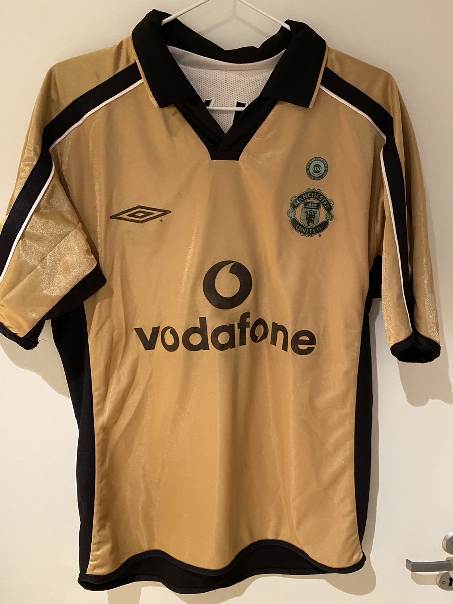 hobbybanehopper's tweet photo. Denne herlige godbiten fra sesongen 2001/02 med Beckham på ryggen ble drakt nummer 70 i samlingen https://t.co/739vDU9271