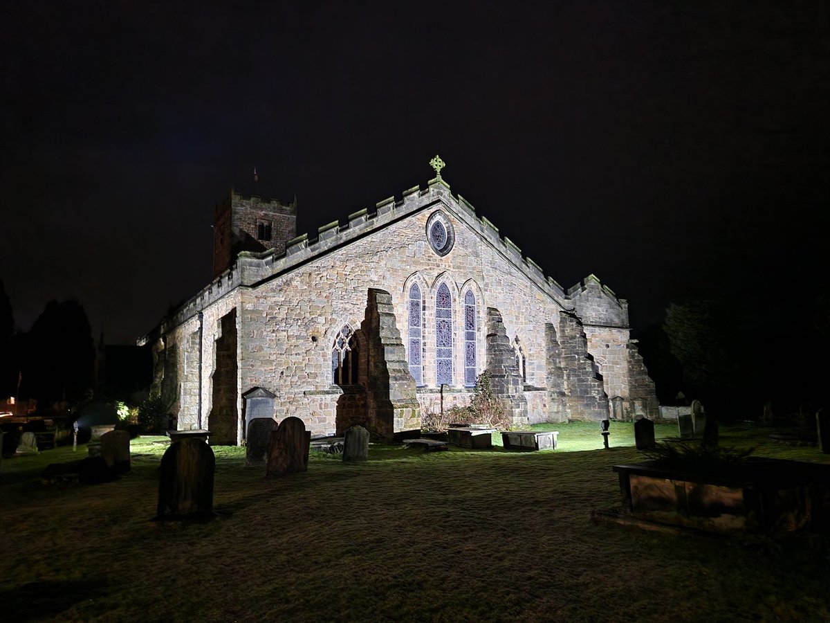 #kirkbylonsdale #churchyard 👍