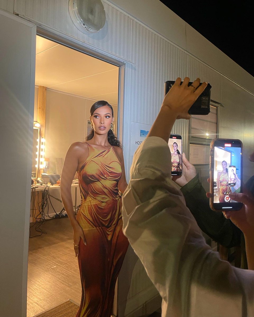 MayaJama's tweet photo. Tonight’s loook .. Popping back into the villa @LoveIsland https://t.co/rEf4b60fiW