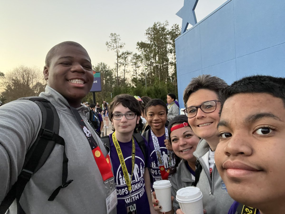 BowserBullpup's tweet photo. Disney Day 4 at EPCOT with my Bullpups. So excited to experience the  WORLD with you today. It has truly been an amazing week. Thank you @CopsKidsMagic for this AWESOME opportunity! @EVSCGlenwood https://t.co/46PEcfoyBx