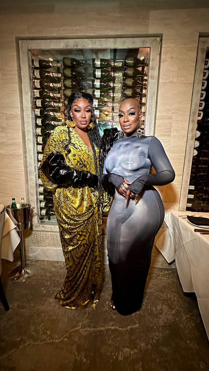 1.23.23 Beverly Hills, CA 🥂✨
<a href="/kennygotsoul/">KENYON DIXON</a> x <a href="/MaliMusic/">Mali Music</a> x <a href="/vahdeeuh/">VADIA RHODES</a>