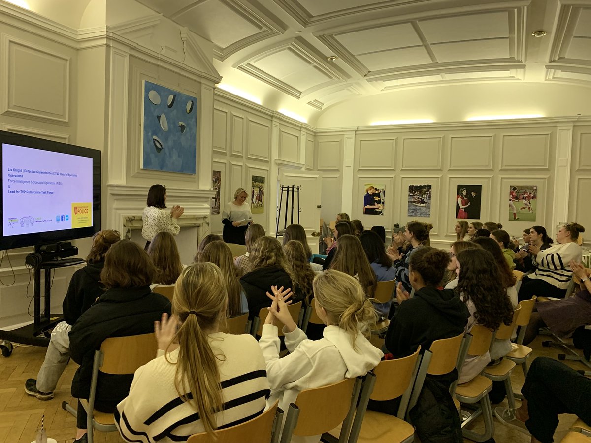 PangCollCDS's tweet photo. Charlotte Drake Society welcomed an inspirational woman to speak to them.  Detective Superintendent Lis Knight, spoke to us about her career and percepetions of police in society today. The girls who attended left inspired and empowered by her words. #PangCollRespect https://t.co/spiY5wFyB1