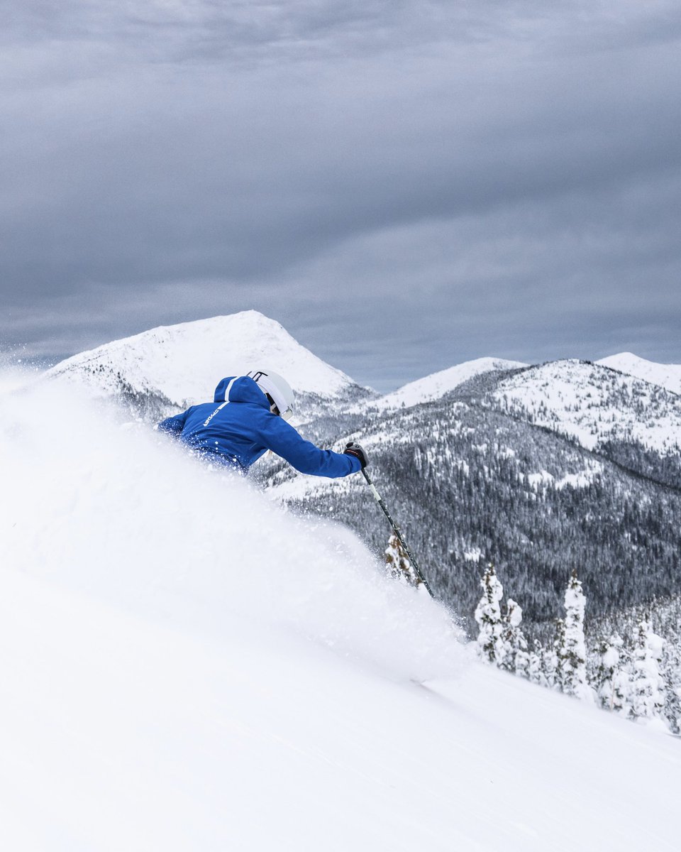 IkonPass's tweet photo. This is #TheGoodLifeatRED: snowy Kootenays, 5 peaks, daily dose of shRED, on-mountain après, and waking up in a ski-in/ski-out cabin accessible only by chairlift in Paradise Basin.

Go behind the scenes at @redresort with @AEngerbretson: https://t.co/dDSIs8R8XU 

📷: @ashvoykin https://t.co/ZLvs6IMNAF
