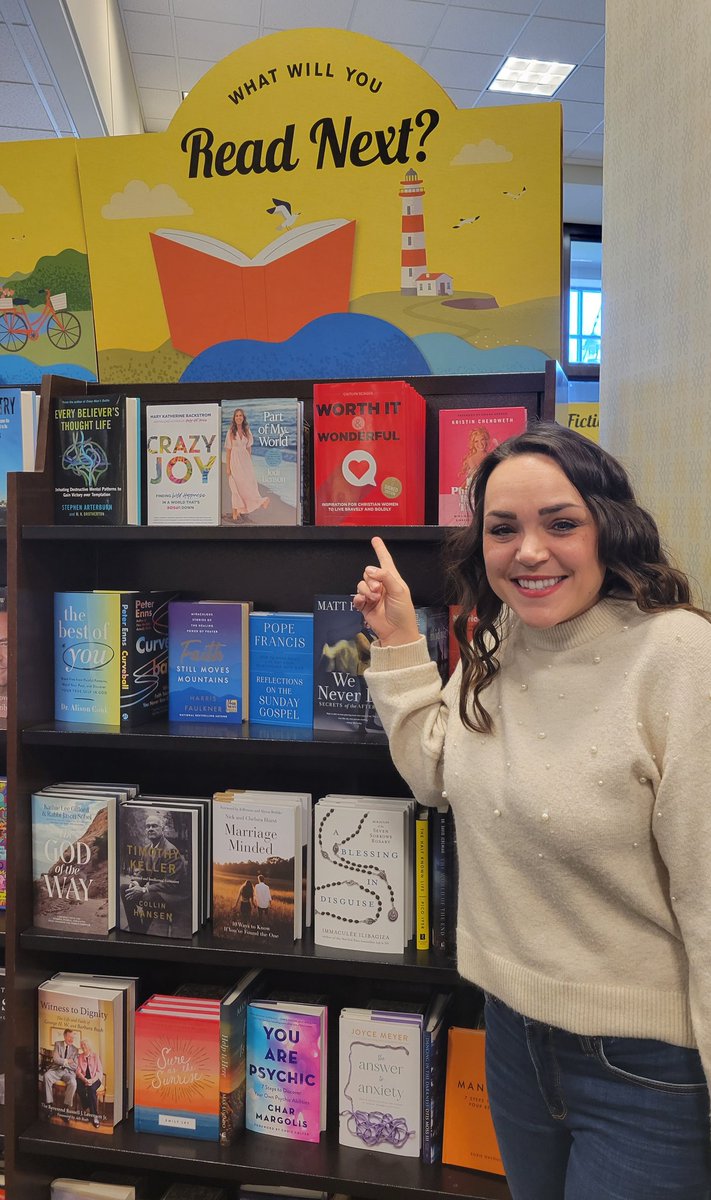#Roanoke Friends: You can now get author signed copies of my book at the Barnes &amp; Noble at Valley View Mall. In the new release #nonfiction section, top of the shelf 😎 Scoop it up, pair it with chocolate &amp; you've got the ideal Valentine's Day gift for her (or yourself 😉)