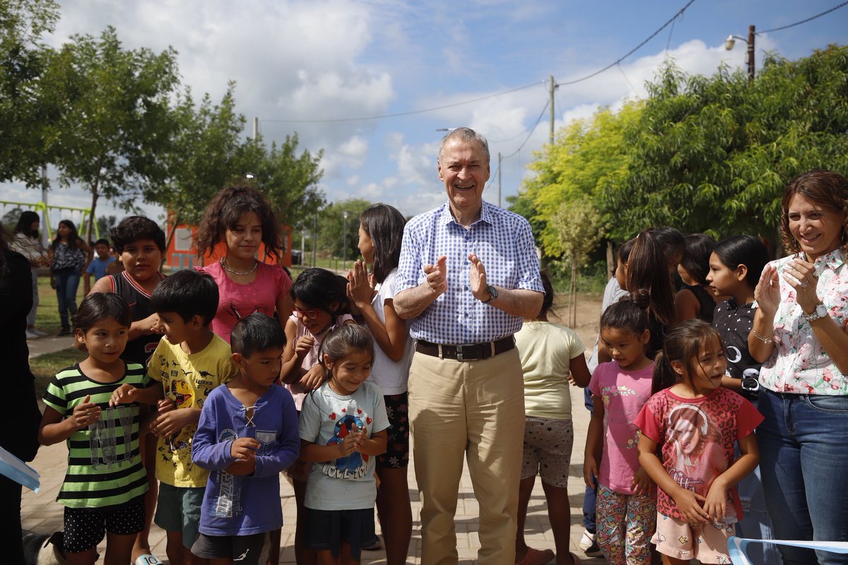 En menos de un año concluimos en #MonteCristo el polideportivo social y las obras de urbanización en Ampliación Los Troncos. Con cordón cuneta, adoquinado, iluminación y con todo lo que transforma a una barriada popular en un barrio. #Hacemos #100Urbanizaciones