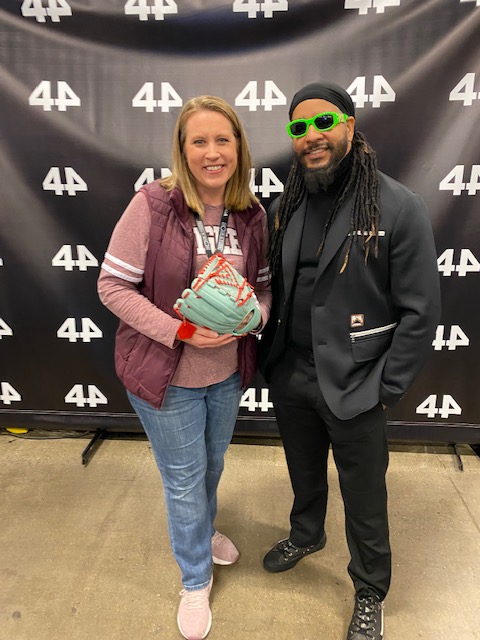 HBA57032's tweet image. Flashback Fri: last month at the #ABCA2023 convention, Dir. of Ops @AMcKeown2000 chatted it up with @therealmanny99 and @mcuddy23, sharing with the former MLB players how our small town of 8K has more than 1,000 kids playing ball. What a great chance to share the Tiger story!