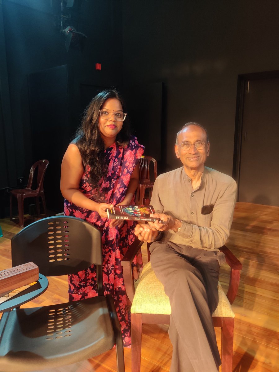 TheBluePen25's tweet photo. Peeps ...I met with Nobel laureate Venki Ramakrishnan today and got a signed copy of his book. #genemachine .Excited!!! https://t.co/BONytEeZCZ