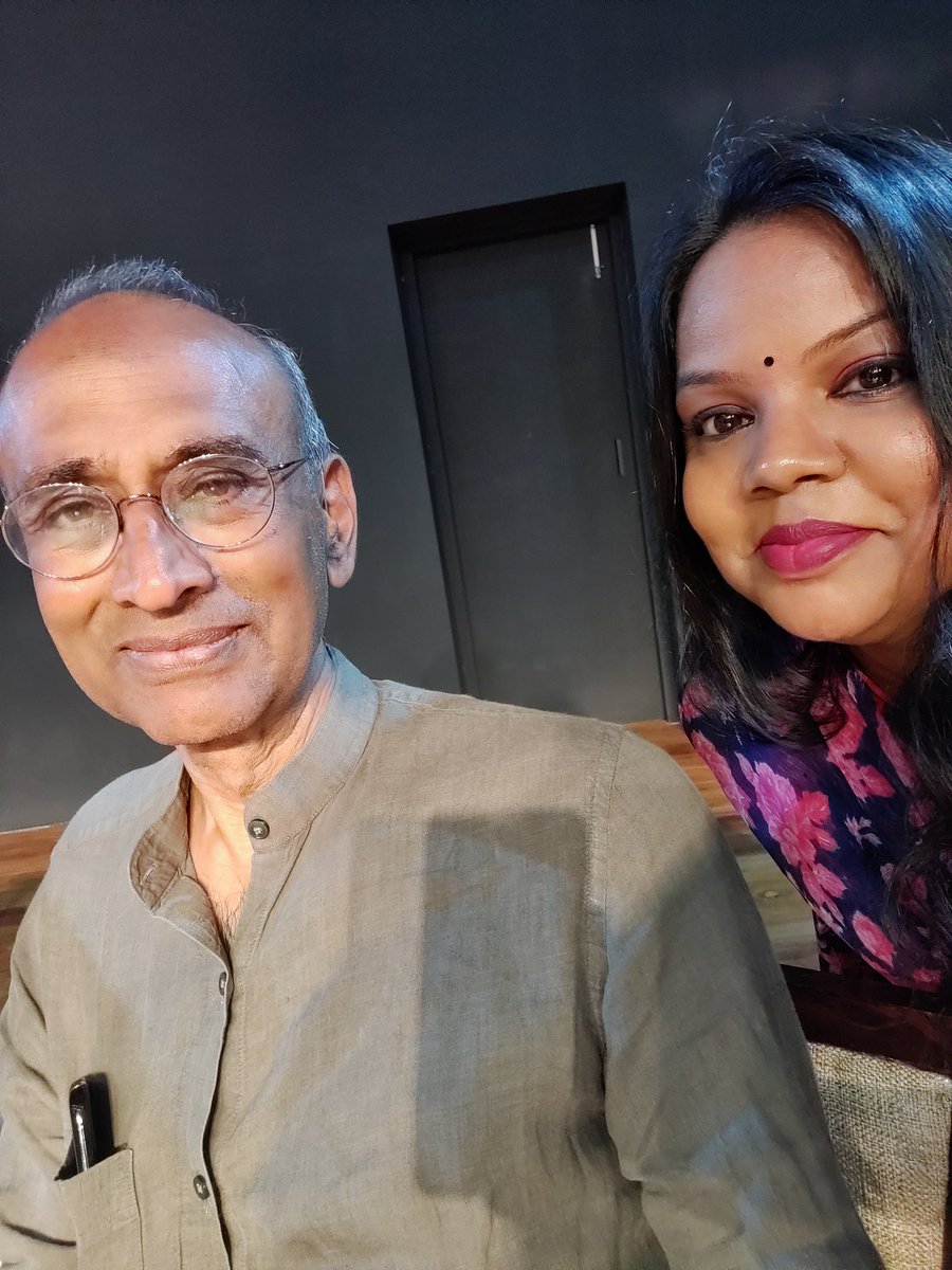 TheBluePen25's tweet photo. Peeps ...I met with Nobel laureate Venki Ramakrishnan today and got a signed copy of his book. #genemachine .Excited!!! https://t.co/BONytEeZCZ