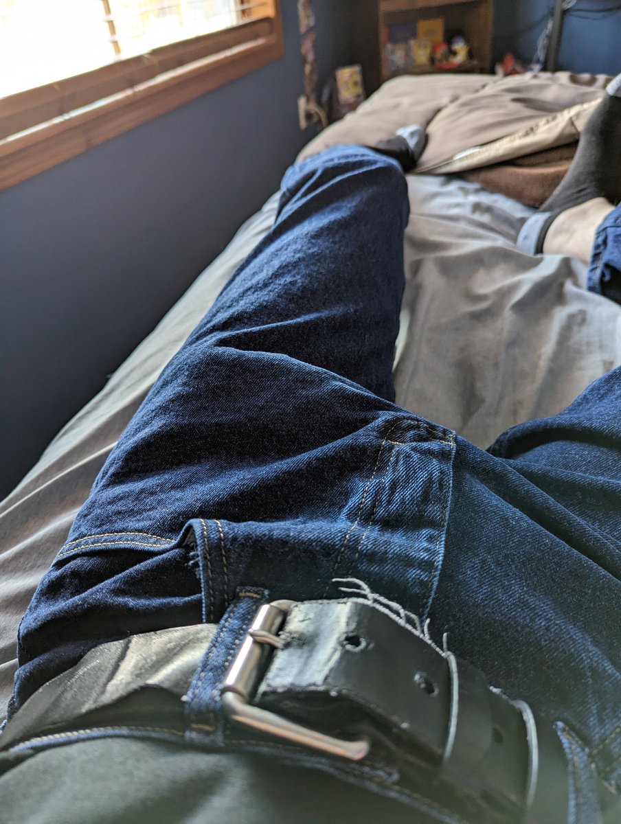 SwirlyLewds's tweet photo. Who's gonna rub their silly empty little head against my crotch bulge?~ https://t.co/d2HPOpVYSR