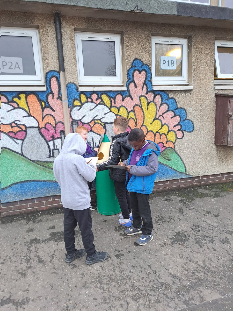 beanxMrsRowan's tweet photo. We have been learning about 3D shapes and today went into the playground to see what 3D shapes we could see in our environment. Ask us what we found 😀 #bpsnumeracy #bpsoutdoorlearning https://t.co/xJORpuiwS1