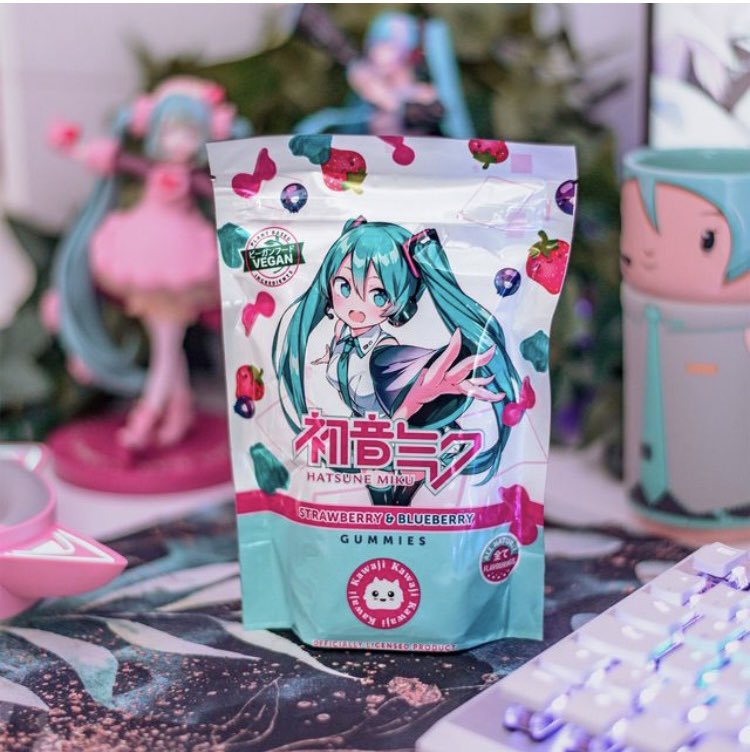 LoveKawaji's tweet photo. Pick off shelf. Open. Release the #MikuMagic
β€οΈ π π
Hatsune Miku Gummies Available NOW in 50g and 125g packs of strawberry and blueberry deliciousness! https://t.co/a6Aun7W2B1