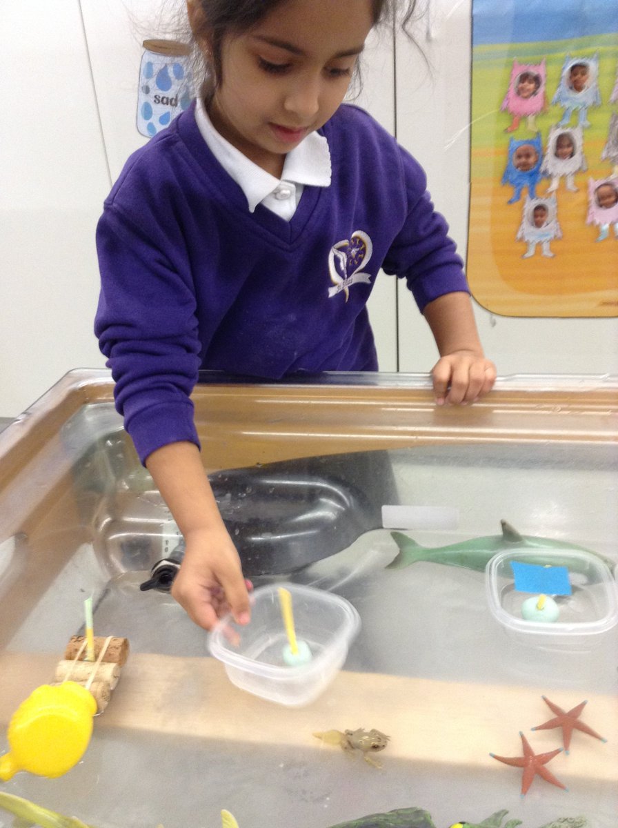 StSilas_Primary's tweet photo. Ash Class are keen on exploring different places. We tested which materials would float and which would sink. We then used our findings to create boats to sail the seven seas. #EYFSScience #FloatingAndSinking 🌍⛴️ https://t.co/9D4CZUQZeD