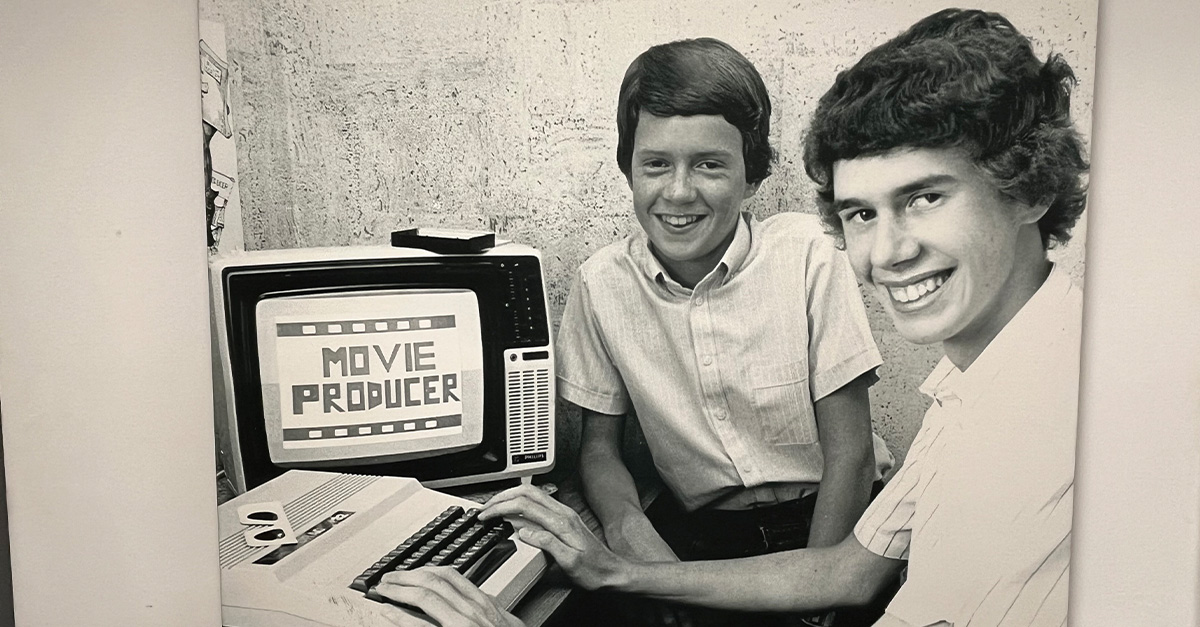 HardSoft_'s tweet photo. Andrew and Phil Morgan became the Co-Founders of #HardSoft back in the #80’s! 

The year was 1984, #Apple has just launched the first Macintosh whilst Amstrad’s beige plastic heaps dominated the market,

This photo is Andy and Phil in 1984!! https://t.co/p1wASN7Pzn