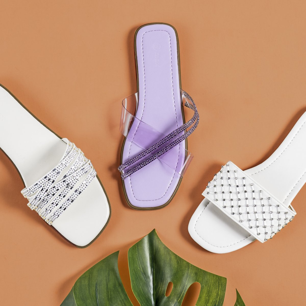 maxfashionMENA's tweet photo. Wander freely throughout the city wearing your favorite slides.

Shop our new collection on https://t.co/elGsSVz0tf and in stores. Prices start from 45 DHS/ SAR.

#MyMaxStyle #newcollection #fashion #trends #ladiescollection #PurpleandOrange https://t.co/fkUxryAxlB