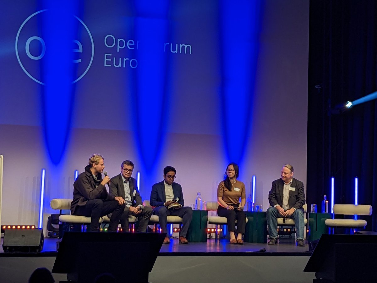 LF_Europe's tweet image. What&apos;s on the agenda for OSS funders? Panel moderated by @cailean_osborne @OpenForumEurope #EUOpenSource