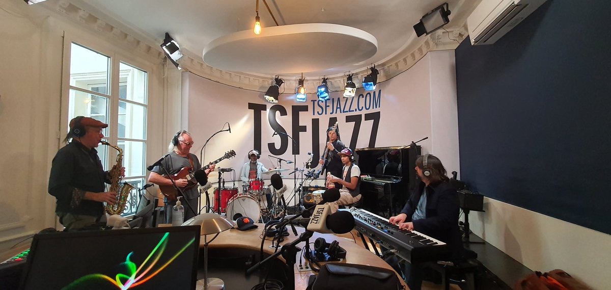 #Sixun chez <a href="/RadioTSFJAZZ/">TSFJAZZ</a> ce midi dans le #DeliExpress