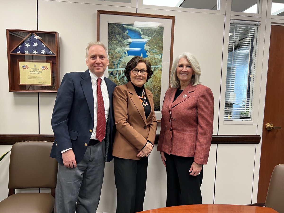 Thank you @SenJackyRosen for a great meeting this week with Roseman University President Dr. Renee Coffman and VP Tom Metzger to discuss the University’s role in educating our future healthcare workforce and the improving the health and wellbeing of Nevadans.