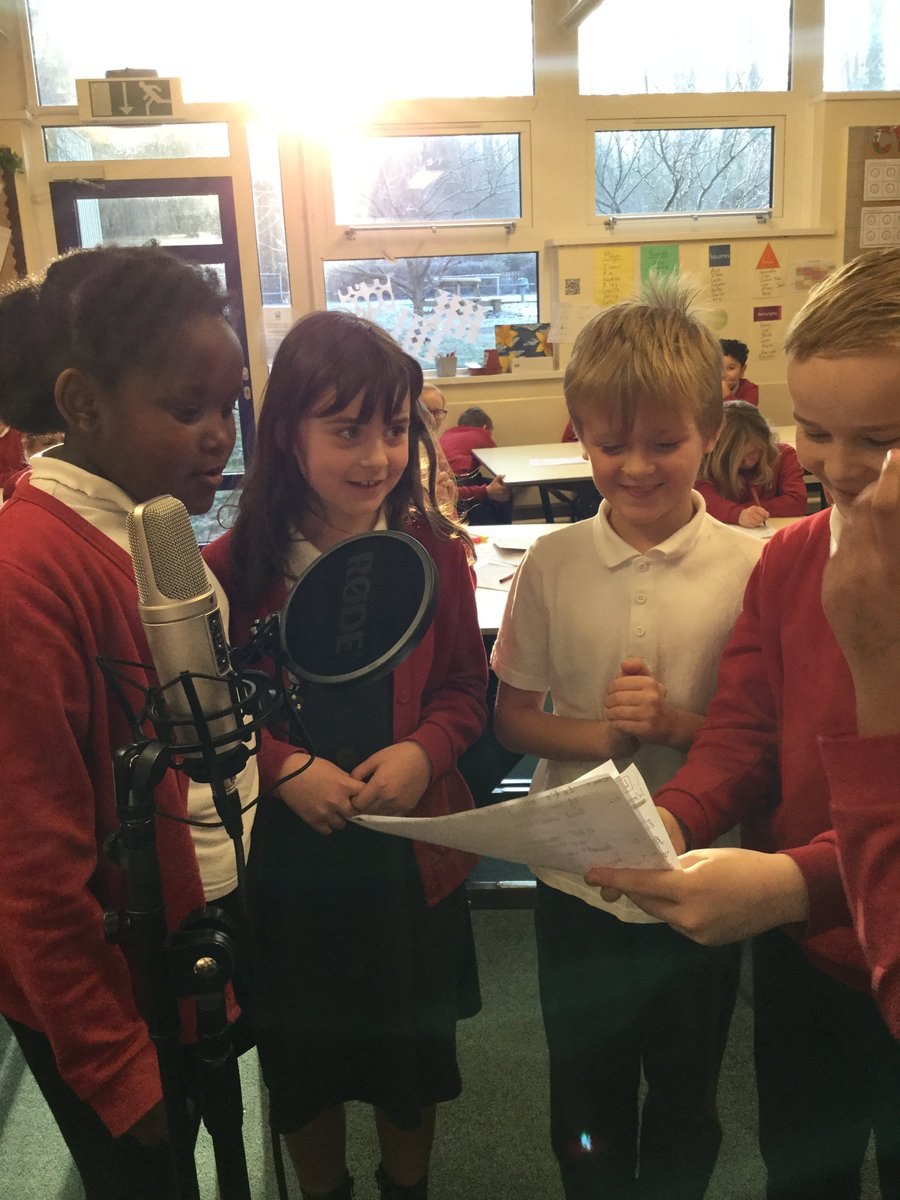 HarlechYear5's tweet photo. A few photos of Dosbarth Harlech working on the DJ for a day project last term. #Throwback https://t.co/9BtwaDXzkP