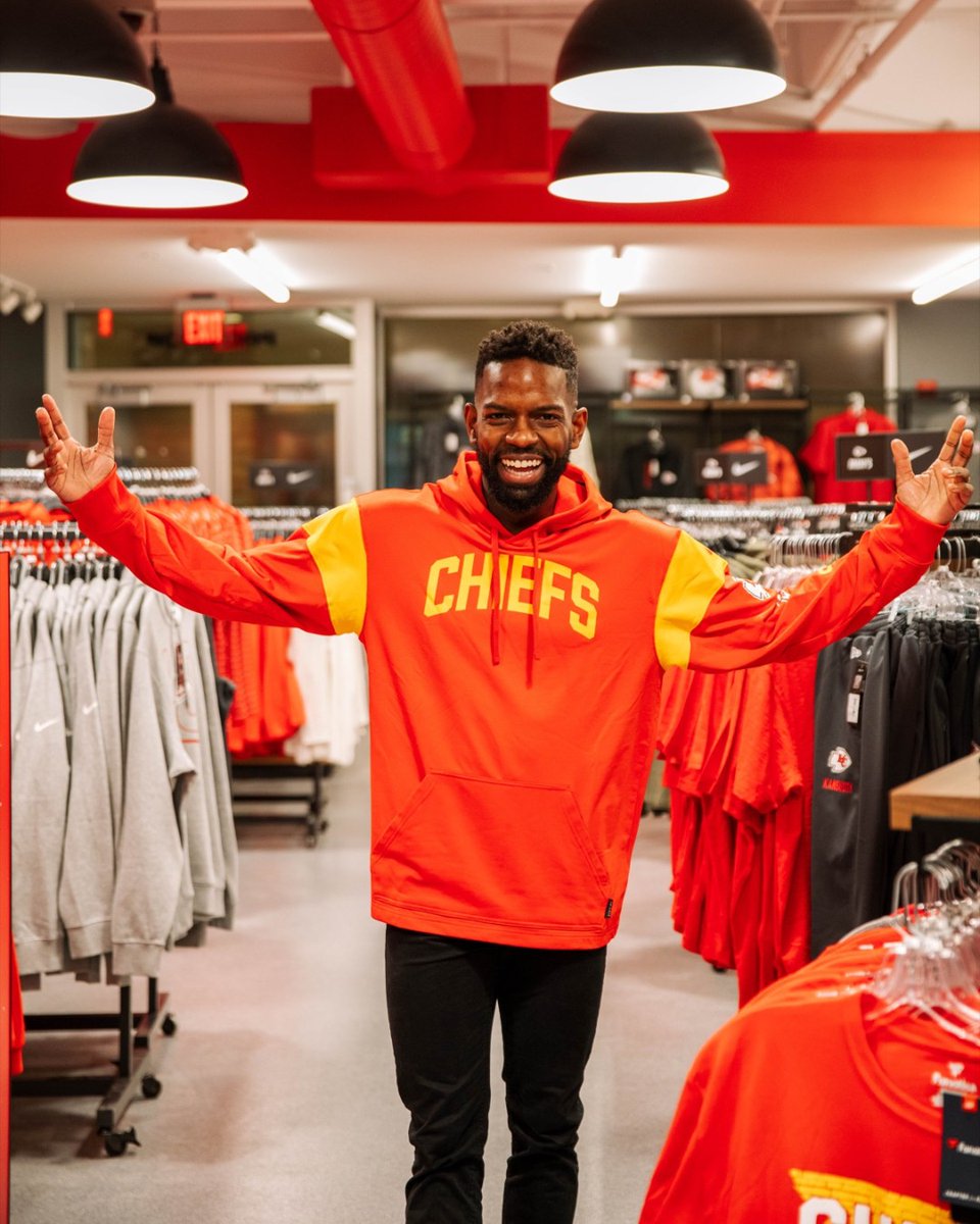 Are you #SuperBowl ready, KC?! Come see us at the Stadium Pro Shop to get exclusive @chiefs gear to wear through next weekend’s game and beyond. Extended hours this weekend: 9am-7pm Fri-Sat, 9am-4pm Sun. Next week: 9am-7pm Mon-Sat (closed Sun 2/12).