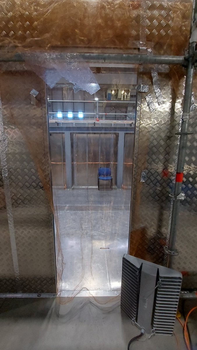 Claire_Lee's tweet photo. #LonelyChairsAtCERN Lonely Chair in a Faraday Cage
#ThingsIFoundAtCERN https://t.co/kiDJpn87I1