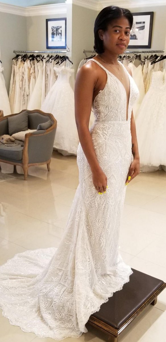 This sleeveless v0neck wedding gown in a #bridalshop will cost you around $8500.

Our #Texas based #design firm can recreate this same look for under $2000.

We are an on-line only #smallbusiness and can pass the savings on to our #brides.  

Go to buff.ly/38iDwUq