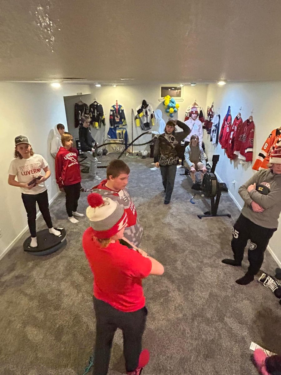 The Bantam team worked hard last night helping coach Val pack for her upcoming move. The team has been so fortunate &amp; has benefited greatly from Val’s expertise &amp; passion for the game of hockey. Val has been an amazing addition to the Luverne Hockey family and she will be missed!