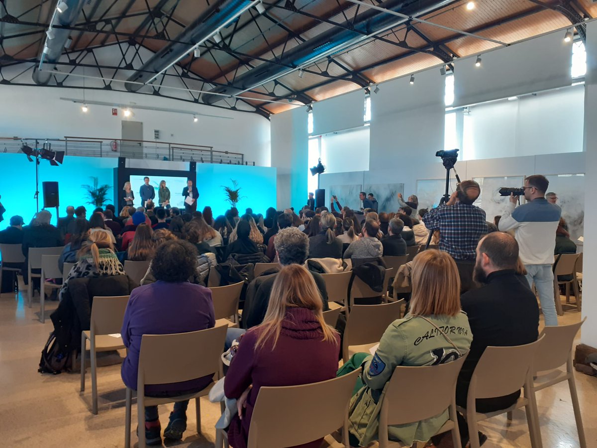 museudecambrils's tweet photo. Matí on hem estat presents a la jornada "VulneArts" organitzada per la @FundacioCarulla al Tinglado 1 del @MolldeCosta, on s'ha posat en relleu el poder transformador de la Cultura. #Mutare #VulnerArts #laculturatransforma https://t.co/WToVCqiAen