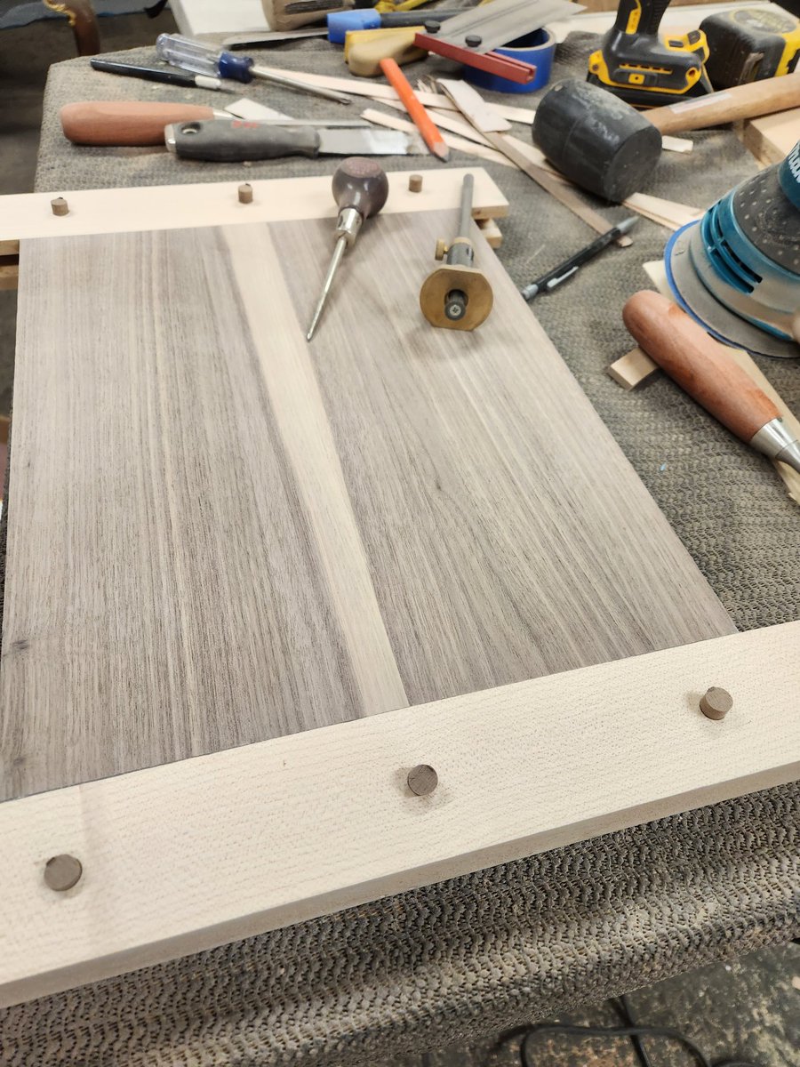 383Wood_Designs's tweet photo. Finishing up a new cutting board design. Walnut with maple bread board ends accented with walnut bore drawn plugs! Handcrafted in Marblehead MA.
What do you think?
#cuttingboardsofinstagram #cuttingboard #woodencrafts #woodencuttingboards #woodwork #culinarycraft #kitchendecor https://t.co/Bzj8wLc9hz