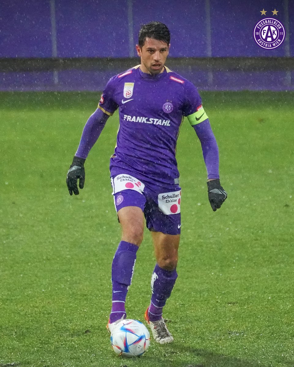 FKAustriaWien's tweet photo. 🤝 Im letzten Testspiel der Winter-Vorbereitung gibt's gegen den @FACWien bei widrigsten Bedingungen ein 1:1.
Manfred Fischer trifft im ersten Durchgang nach einem Eckball, Kapitän Lukas Mühl feiert in der zweiten Hälfte sein Comeback 🙌
#faklive #FAKFAC https://t.co/9B0yvEpa0H