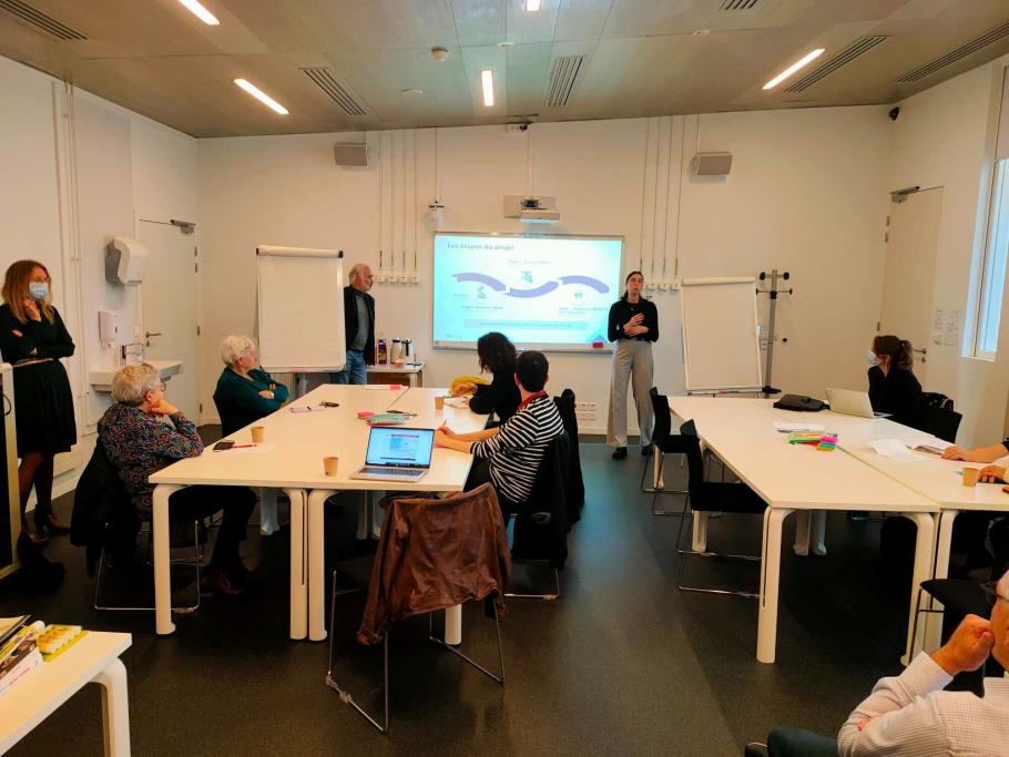 HealthDataHub's tweet image. Le Health Data Hub, @Fr_Assos_Sante, le @CHURouen et le #DataLab Normandie ont lancé une campagne de #sensibilisation à la seconde vie des #données de #santé. Allez vite voter pour votre affiche préférée ▶️ health-data-hub.fr/actualites/lan…