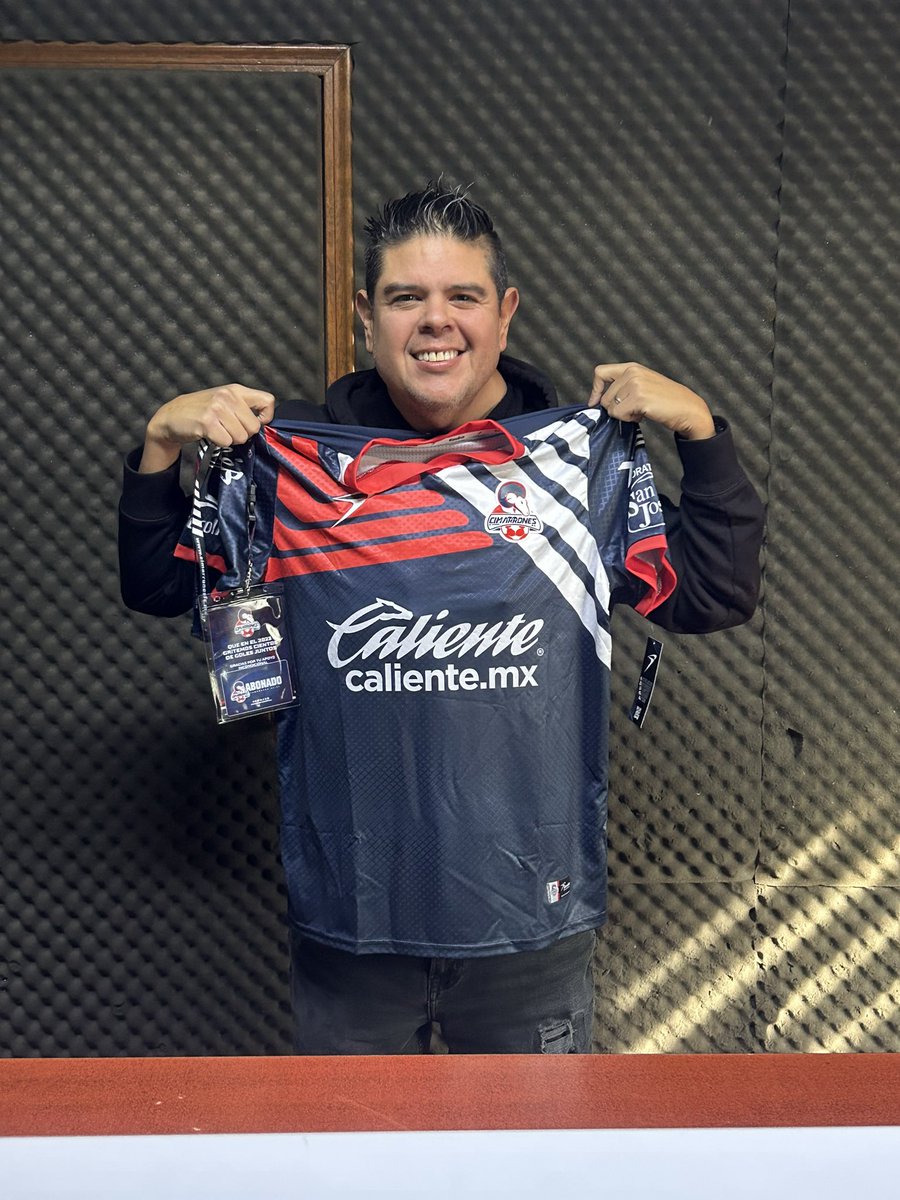 eltobyhernandez's tweet photo. Muchas gracias al club @CimarronesFC por el abonado y la jersey #VamosCimarrones #BienAferrados https://t.co/s568p3vuQU