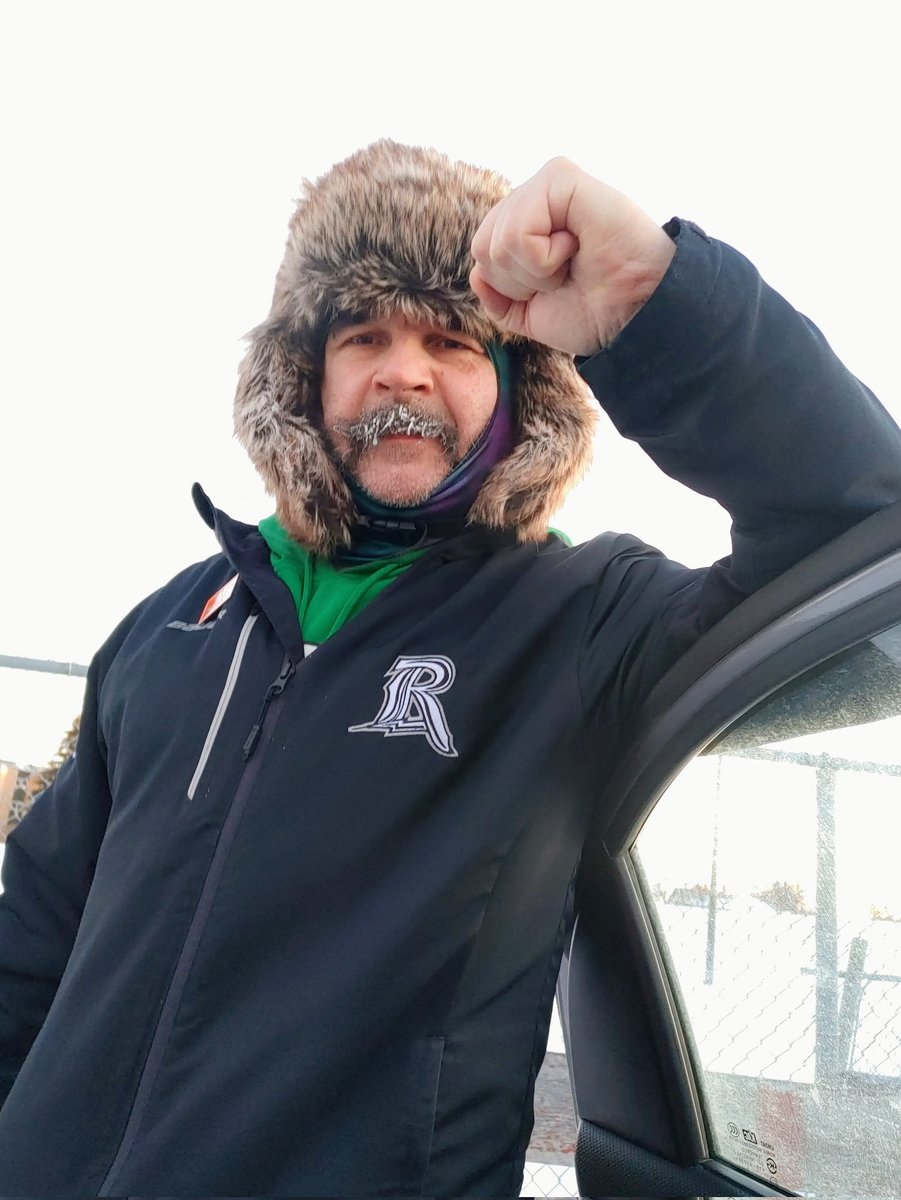 Big_G_09's tweet photo. #goodmorning π
We out there grinding -40 windchill this week π₯Ά in #Saskatoon π¨π¦ #ODRSZN Payed tribute to a #hockey legend #oldschool π #RIPBobbyHull #Blackhawks #GoJetsGo #BullsClub π #HockeyIsLife π #AnythingForHockey Have a good #weekend y'all and it's warming up too π https://t.co/SHIxgSmSOU