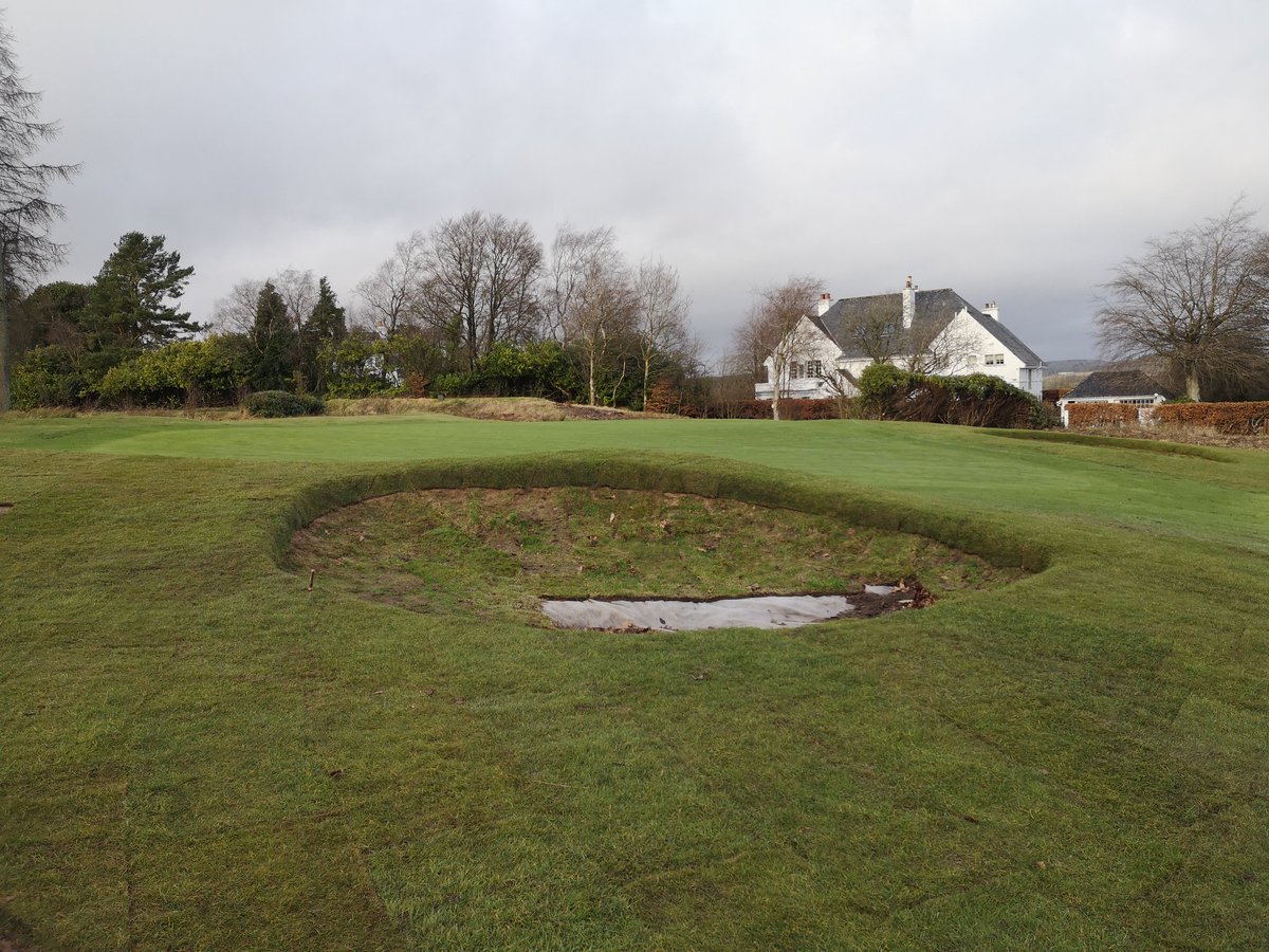 New greenside bunkers on the 1st <a href="/gc_ranfurly/">RanfurlyCastleGC</a> ready for sand 🏌️