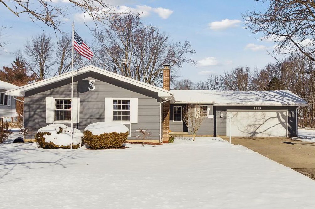 timburkey's tweet image. JUST LISTED | 2285 Effie Lane, Niles
Offered at $189,900 | 3 Beds | 2 Baths | 1,931 ft²

Come home to this nicely updated ranch home in Niles. Many updates throughout. Schedule your private showing today.

More information: burkeyrealestate.com/homes-for-sale…
