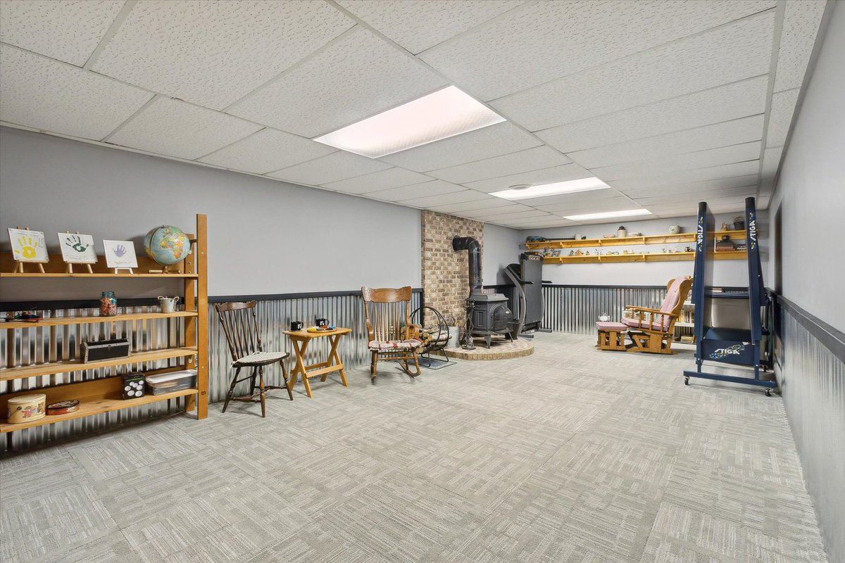 timburkey's tweet image. JUST LISTED | 2285 Effie Lane, Niles
Offered at $189,900 | 3 Beds | 2 Baths | 1,931 ft²

Come home to this nicely updated ranch home in Niles. Many updates throughout. Schedule your private showing today.

More information: burkeyrealestate.com/homes-for-sale…