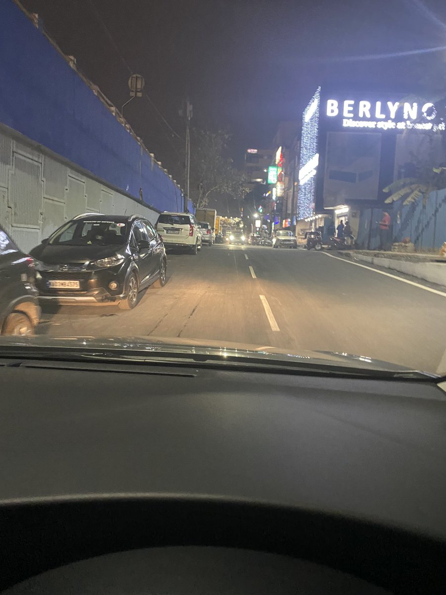 RameshKumarH's tweet photo. @MTF_Mobility @ArvindLBJP @manoharGABJP @JCREDDYPK @Clementcjayakum Hope we can do something to make this a no parking zone. Else there would be no use of this underpass ! https://t.co/buiRW1uxM9